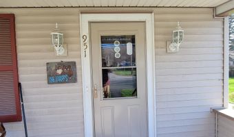 951 Gage St, Bennington, VT 05201