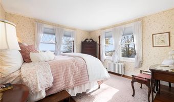 63 Longfellow Rd, Jamestown, RI 02835