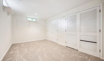 8201 HECTIC HILL Ln, Rockville, MD 20854