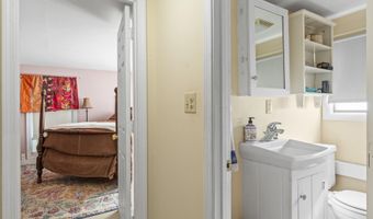 81 Richardson St, Bath, ME 04530