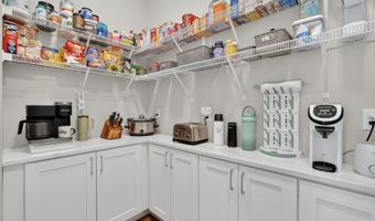 1007 Lynne Dr, Adel, IA 50003