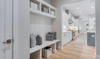 6908 GREYSWOOD Rd, Bethesda, MD 20817