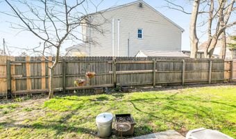 9 King James Ln, Atlantic Highlands, NJ 07716