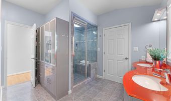 6829 LITTLE RIVER Tpke, Annandale, VA 22003