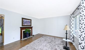 577 Catalina Dr, Akron, OH 44319