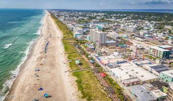 12 Pavilion Ave S, Carolina Beach, NC 28428