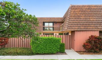 9 Atrium Cir A, Atlantis, FL 33462