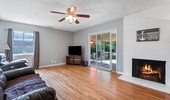 1110 Elmwood Dr, Escondido, CA 92025