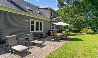 10 Lantern Brook Dr, Lincoln, RI 02865