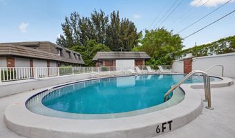 423 Pine Tree Ct 23, Atlantis, FL 33462