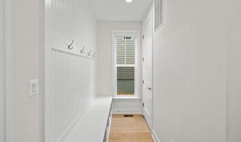 9501 WILDOAK Dr, Bethesda, MD 20814