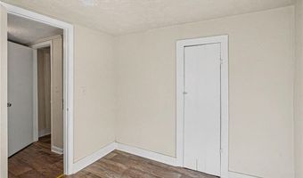 107 1st St, Barnesville, GA 30204