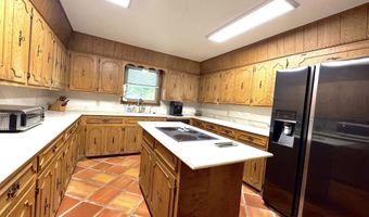 1305 S Country Club Cir, Carlsbad, NM 88220