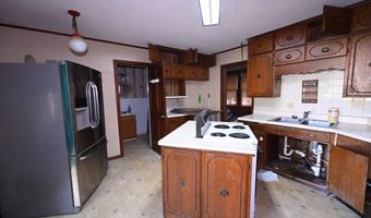 201 E 2nd St, Appleton City, MO 64724