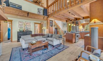 56870 Gina Ln, Bend, OR 97707
