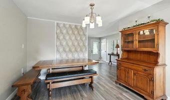 704 S Dewey St, Auburn, IN 46706