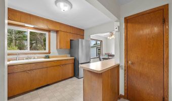 235 School St, Amherst, WI 54406