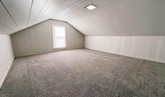 704 3rd Ave, Alton, IA 51003
