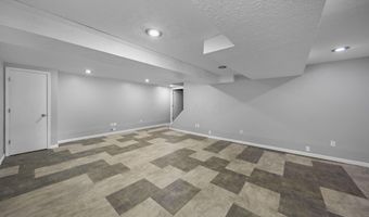 2392 Minerva Park Pl, Columbus, OH 43229