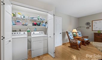 4 Governors Way, Asheville, NC 28804