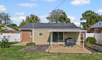 9862 Glenmont Dr, Affton, MO 63123