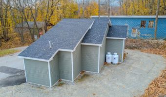 9 Hutchins St, Auburn, ME 04210