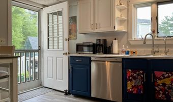 10 Aegis Dr, Bath, ME 04530