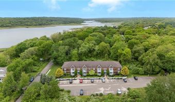 21 Starr Dr 207, Narragansett, RI 02882
