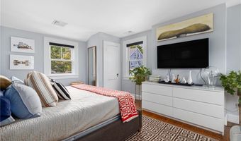 41 Hunter Ave, Newport, RI 02840