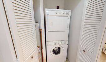 2221 S Huron Pkwy 4, Ann Arbor, MI 48104