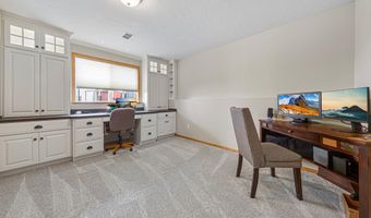 1006 24th Ave NW, Austin, MN 55912