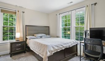 4 Chablis Ct, Bedford, NH 03110