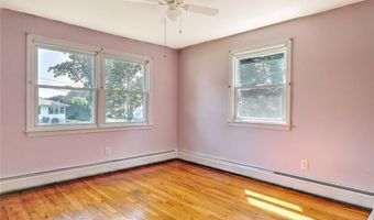 45 Countryside Dr, North Providence, RI 02904