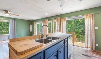 7035 Point View Rd, Benton, AR 72015