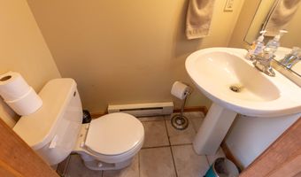 107 Birchwood Rd, Blakeslee, PA 18610