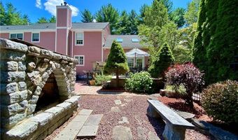 14 Bourget Ct, North Smithfield, RI 02896