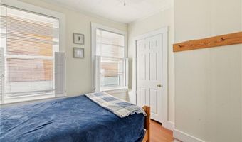 13 Holland St 1, Newport, RI 02840