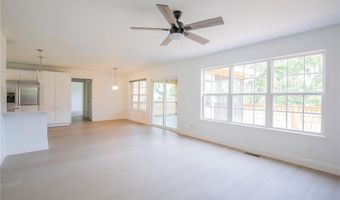 522 Tiger Blvd, Bentonville, AR 72712