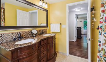 8600 FOX RUN, Potomac, MD 20854