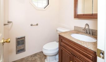 153 12th St, Belford, NJ 07718