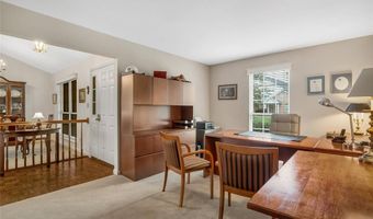 305 Arbor Glen Dr, Ballwin, MO 63021