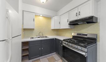 255 E OAK St 12, Addison, IL 60101