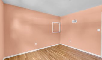 4 Michele Dr, Middletown, NJ 07748