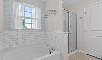 1004 Pointe View Dr, Adams Twp., PA 16046