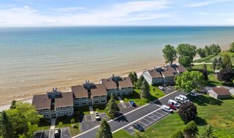 120 Summit Beach Dr, Algoma, WI 54201