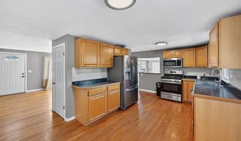 140 Promenade St, Barrington, RI 02806