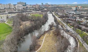 1257 Island Dr 101, Ann Arbor, MI 48105