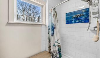 156 Congress St, Belfast, ME 04915