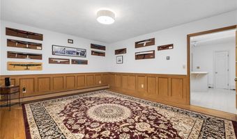 67 Daniel Dr, North Kingstown, RI 02852