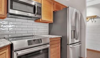 1 3RD St 204, Astoria, OR 97103